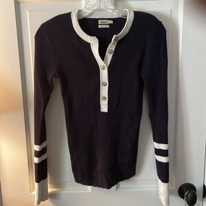 Beautiful classic Faherty organic cotton henley sweater knit top XS 💕